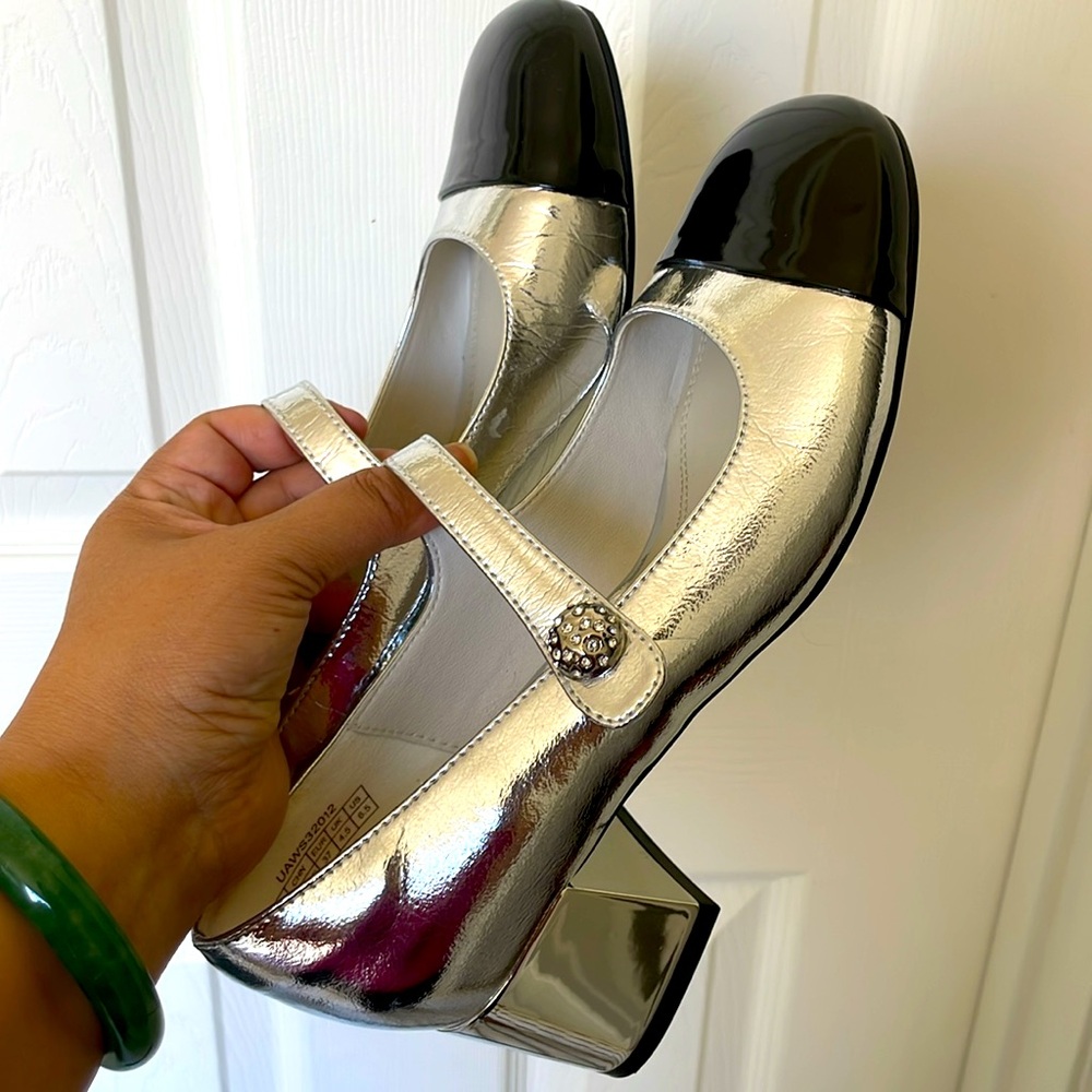 Urban Revivo Genuine Leather Silver and Black Women's Mary Jane Shoes - Picture 5 of 5
